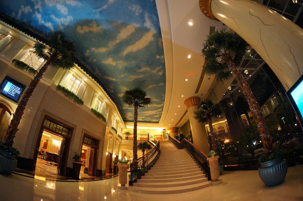 The Royal Marina Plaza Hotel Guangzhou Exterior photo